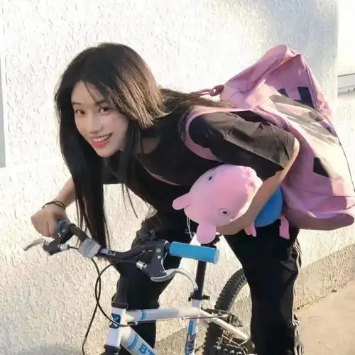 头像背景丨人间朝暮叶落惊秋
