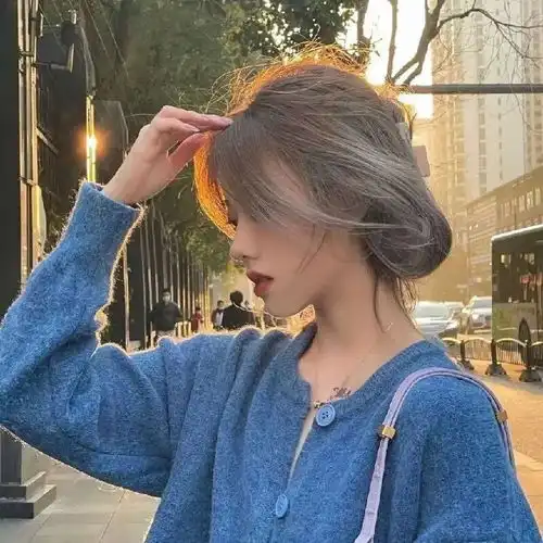 男生偷偷暗恋你的5个特征
