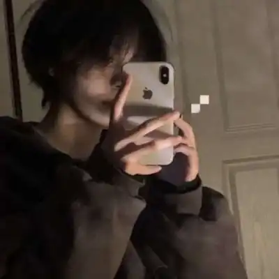 看不出来是网图的男生挡脸真人头像有一些话我听了会很开心但不会信
