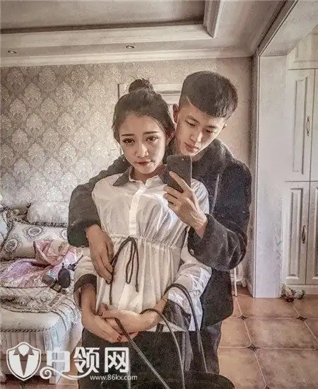 小伊伊被几个人睡过快手小伊伊真名叫什么有几个男朋友情史盘点
