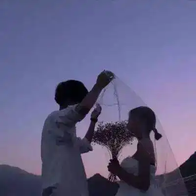 婚纱情侣头像一左一右40张抖音超火婚纱情头
