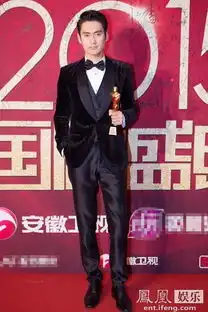 袁弘国剧盛典获媒体推荐大奖与胡歌同框网友大呼完美
