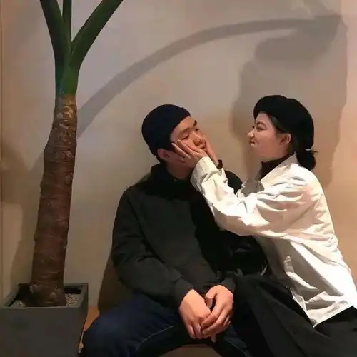 情侣头像闭上眼我看不见自己却可以看见你
