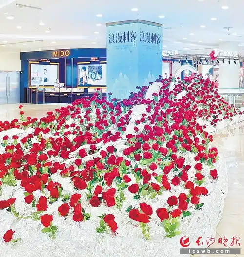 七夕将至,浪漫经济全城上演
