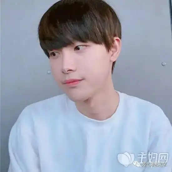 2017男生短发发型图片清爽与帅气感并存
