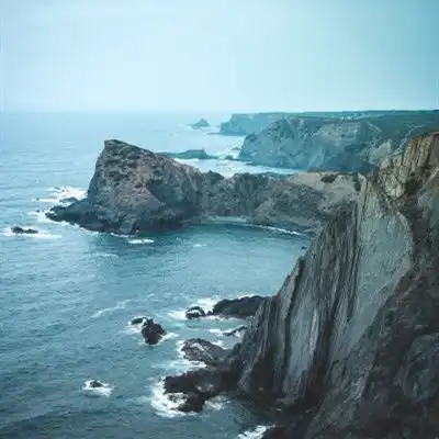 海边风景头像海边陡峭的悬崖图片
