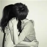求情侣头像,要女生亲男生的
