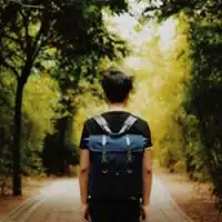 qq头像男生背影背书包,伤感忧伤寂寞的男人
