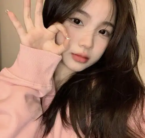 招桃花ins风小众温柔气质女生头像四

