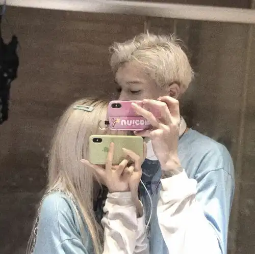 情侣头像未来可期
