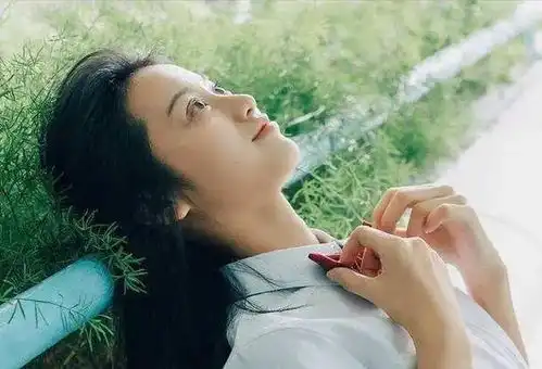 当男人情绪低落时,女人学会用这4句话哄,会让他越来越爱你
