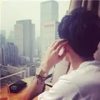 谁有好的qq情侣头像帮我发过来

