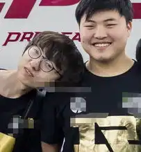 uzi秀亚索惨被凯南摩擦加嘲讽,mlxg看不下去上演花式出气
