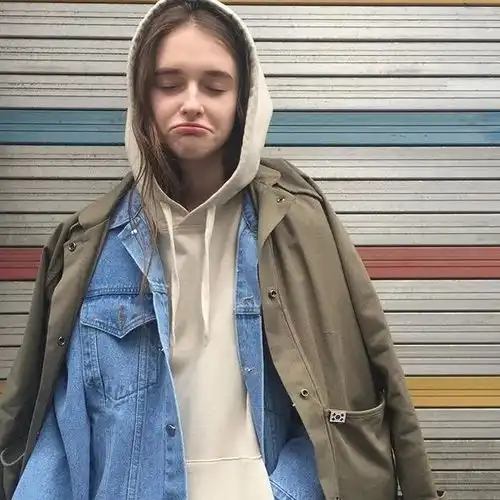 可爱的真人女生头像微微风簇浪,散作满河星

