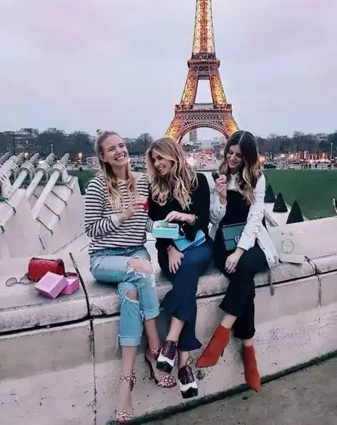 chanelguccimiumiu包包被她搭出新意,不同场合的包包如何选如何搭

