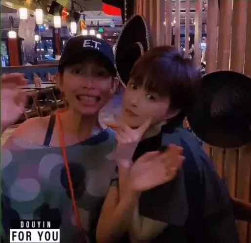 蔡少芬蒋欣罕同框皇后华妃重聚网友就差孙俪
