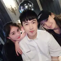张大大晒与杨幂和baby同框,两位辣妈谁更美结果张大大被喷
