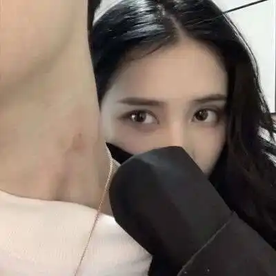 异性夜聊说我去洗澡了,别再回嗯嗯,高情商都这么玩
