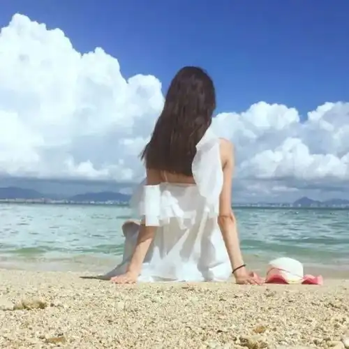 女生头像丨个性侧面背影女生头像
