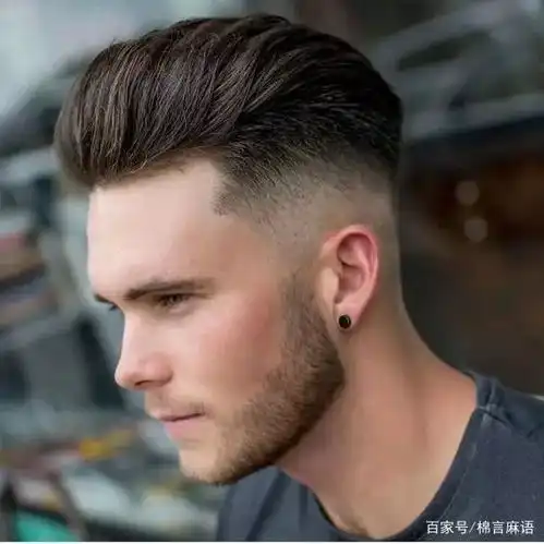 男生打耳洞左右耳区别
