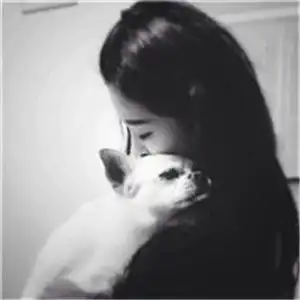伤感女生头像真人我的心已死不要再招惹我
