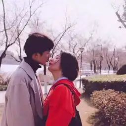 2018qq微信情侣头像一男一女甜蜜秀恩爱点点星光伴你如梦
