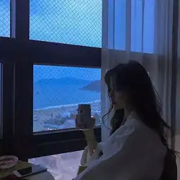 心理学家当你来大姨妈时,男票这三个表现,说明他不够爱你
