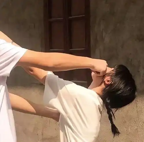 情侣头像尾款人,你们还好吗
