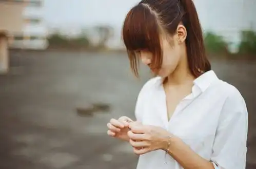 触动人心的伤感文案短句,简短走心
