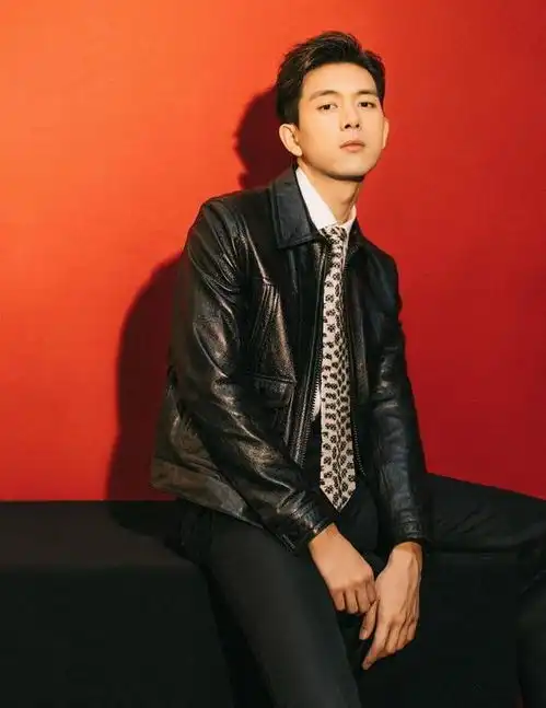 真正见过大场面的男人,穿衣打扮都有这5个特征,成熟稳重有气质
