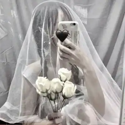 四张女生穿婚纱头像,ins仙气,美呆了
