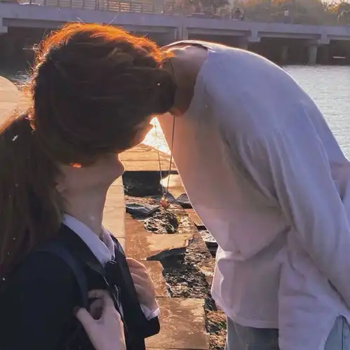 女生的这3个主动,会让男生更爱你
