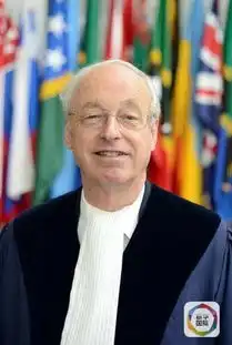 国际观察南海仲裁案炮制出炉的台前与幕后
