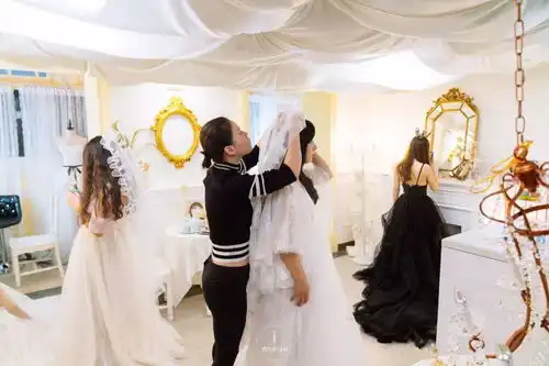 穿上婚纱吃法式甜点,情人节iwuhan带你去圆婚纱梦
