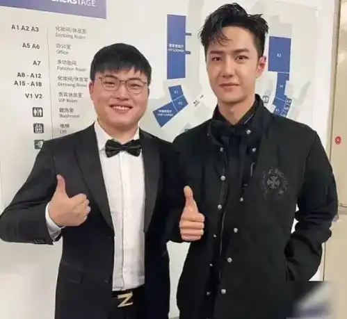 他的脸怎么崩成这样了
