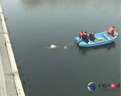 徐州河中现两具尸体一男一女手被绑一起图
