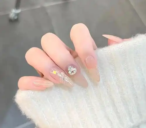 美甲长款isn风美甲
