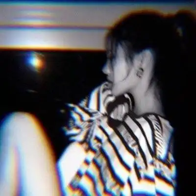 排名前十微信情侣头像图片2020最新最酷情头一男一女分开
