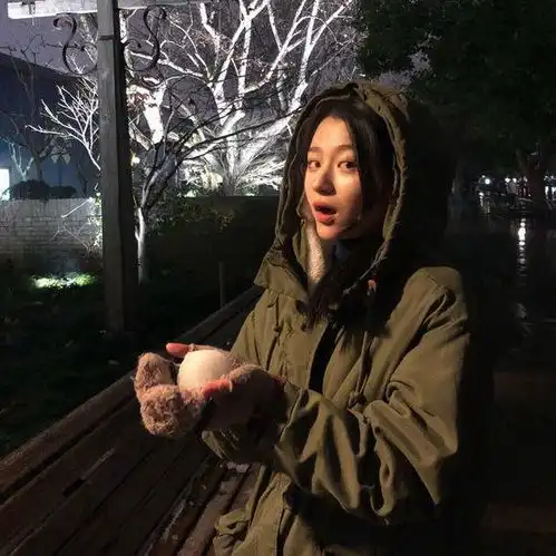 情侣头像深浅不一的印记,付之一笑的回忆
