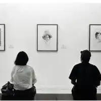 要个自制的qq情侣头像
