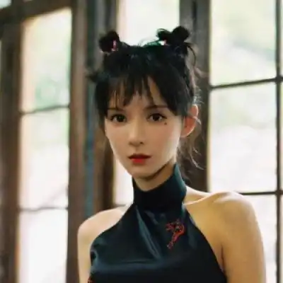 2023开朗自信女生头像
