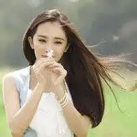 杨幂头像卖萌萌萌哒可爱杨幂头像图片
