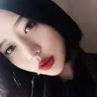 四十岁短发的有气质的微信女人头像
