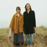 亲吻闹心的欧美情侣头像很想知道我对你是不是不痛不痒情侣头像
