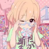 含着棒棒糖的女生头像
