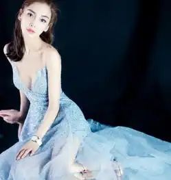 baby罕见泳装照曝光,比基尼成焦点,网友这款式是奶奶辈的
