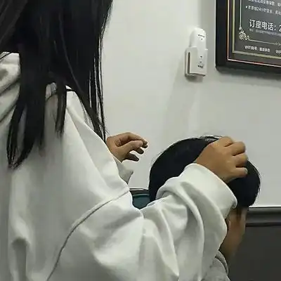不牵手也可以漫步风霜雨雪不见面情侣头像我要个性网
