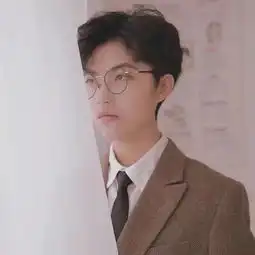 低眉含羞薄纱美人

