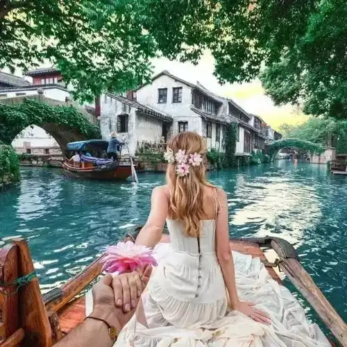 单身汪请绕道不要脸夫妇又叒来到中国,向全世界撒了一把中国的狗粮
