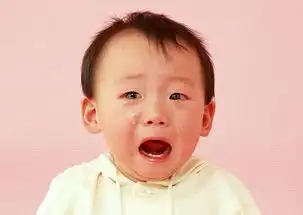 孩子哭闹家长不管,年轻情侣与宝妈互撕究竟谁能站上道德高地
